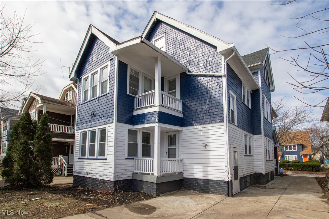 1635 Hillcrest Road Cleveland, OH 44118 - Photo 4 of 38 Gallery Image 4