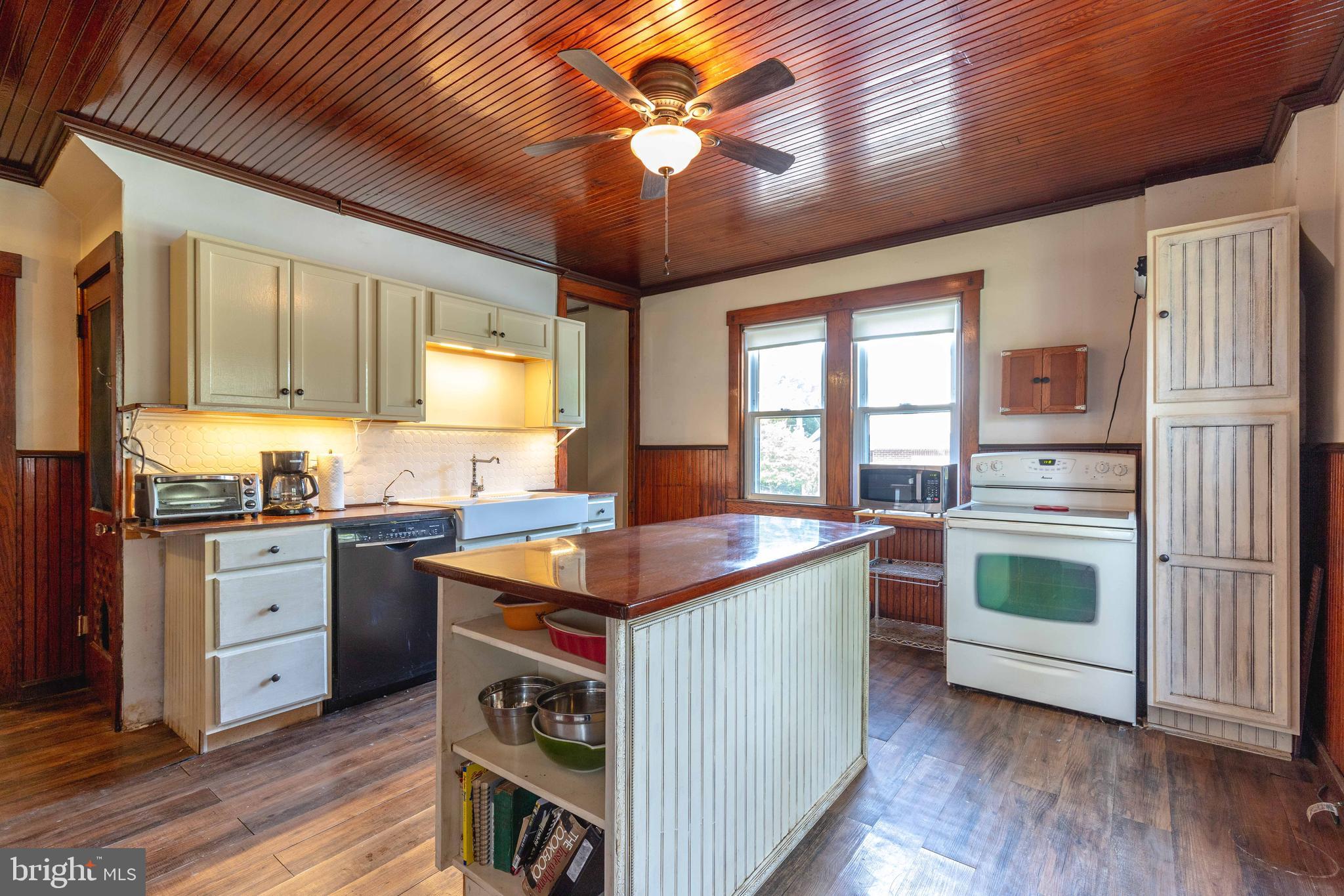 134 Lewis Road Reading, PA 19606 - Photo 9 of 37