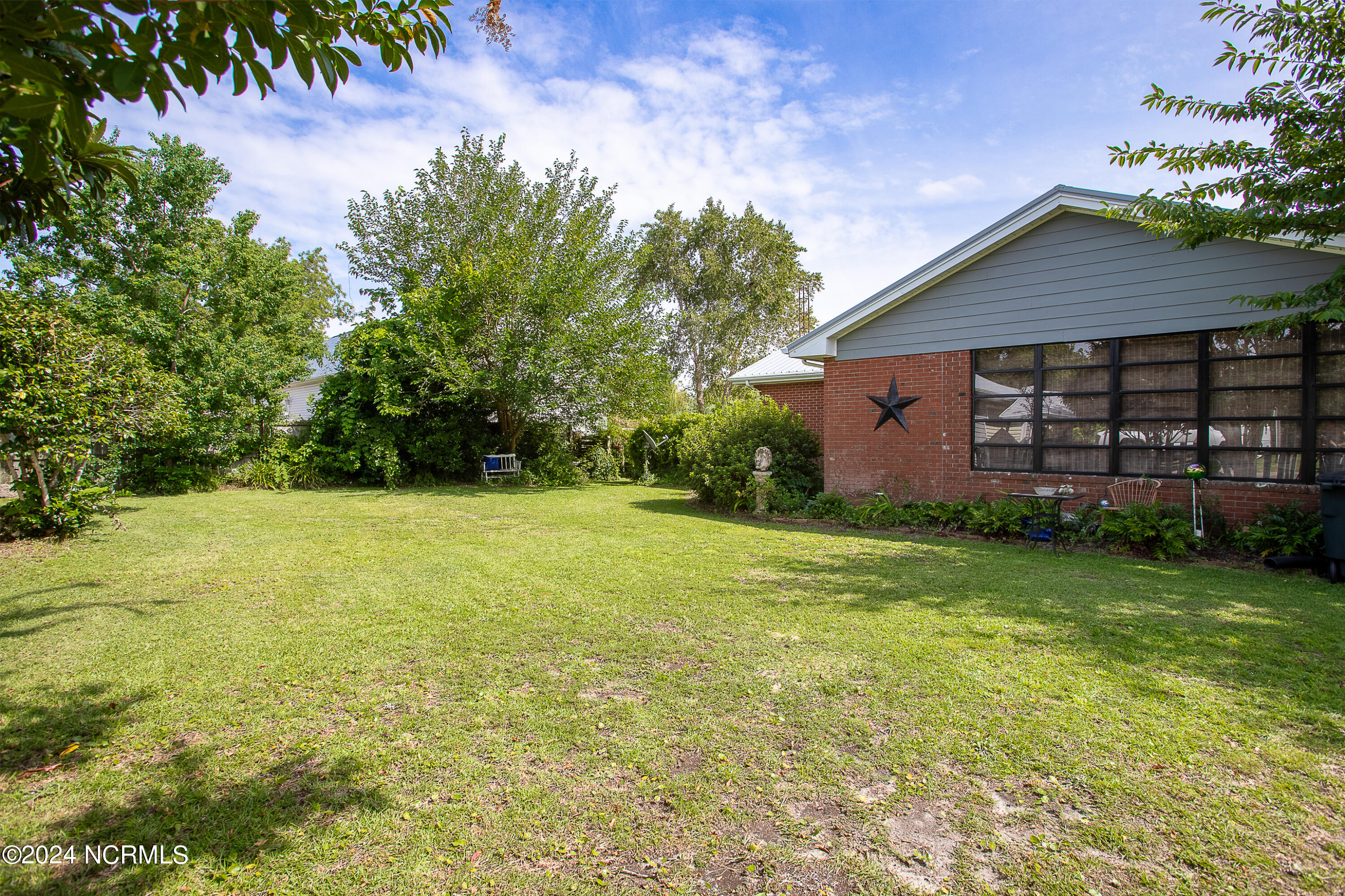 104 Sherrill Loop Road Sneads Ferry, NC 28460 - Photo 27 of 40 Side Yard Right