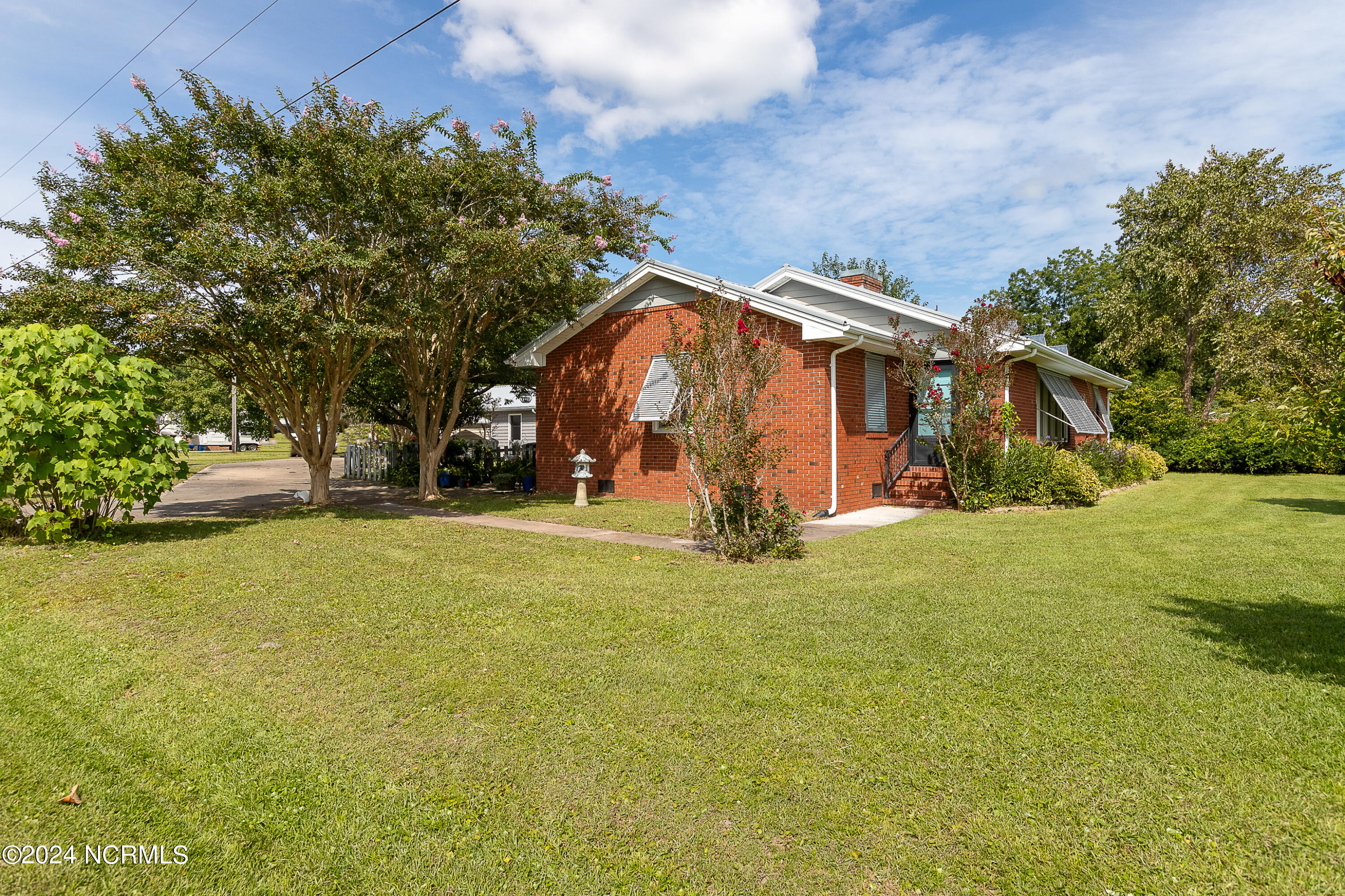 104 Sherrill Loop Road Sneads Ferry, NC 28460 - Photo 3 of 40 Side Yard Left