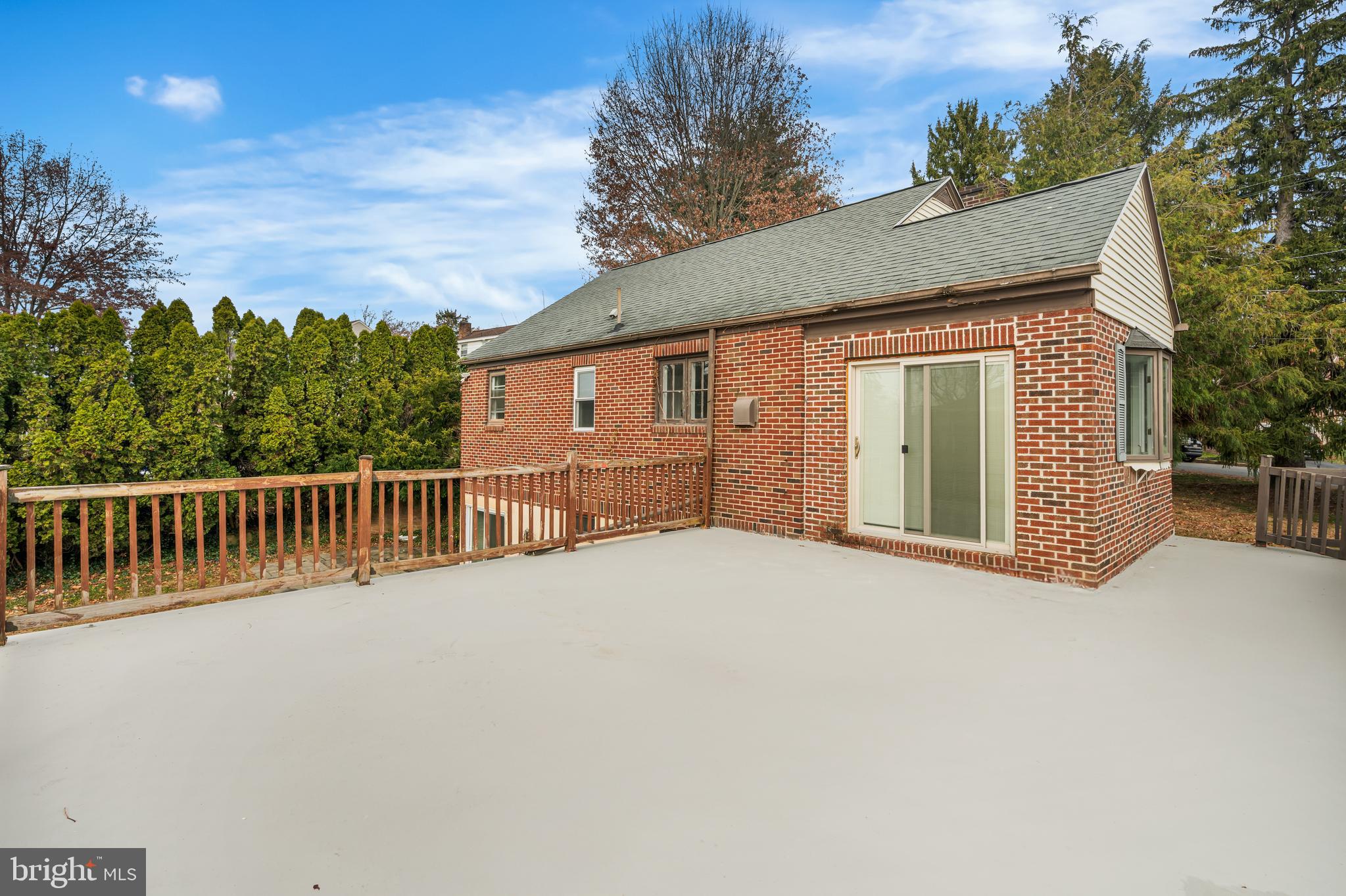 3500 Eisenbrown Road Reading, PA 19605 - Photo 33 of 34 a balcony with table and chairs