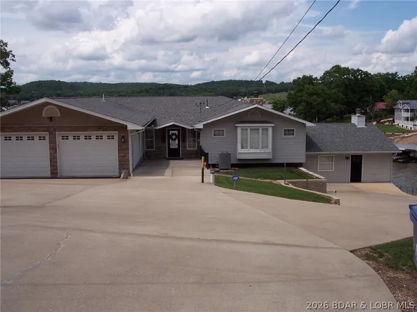 $1,199,900 | 533 Storm Cove Drive, Linn Creek, MO 65052