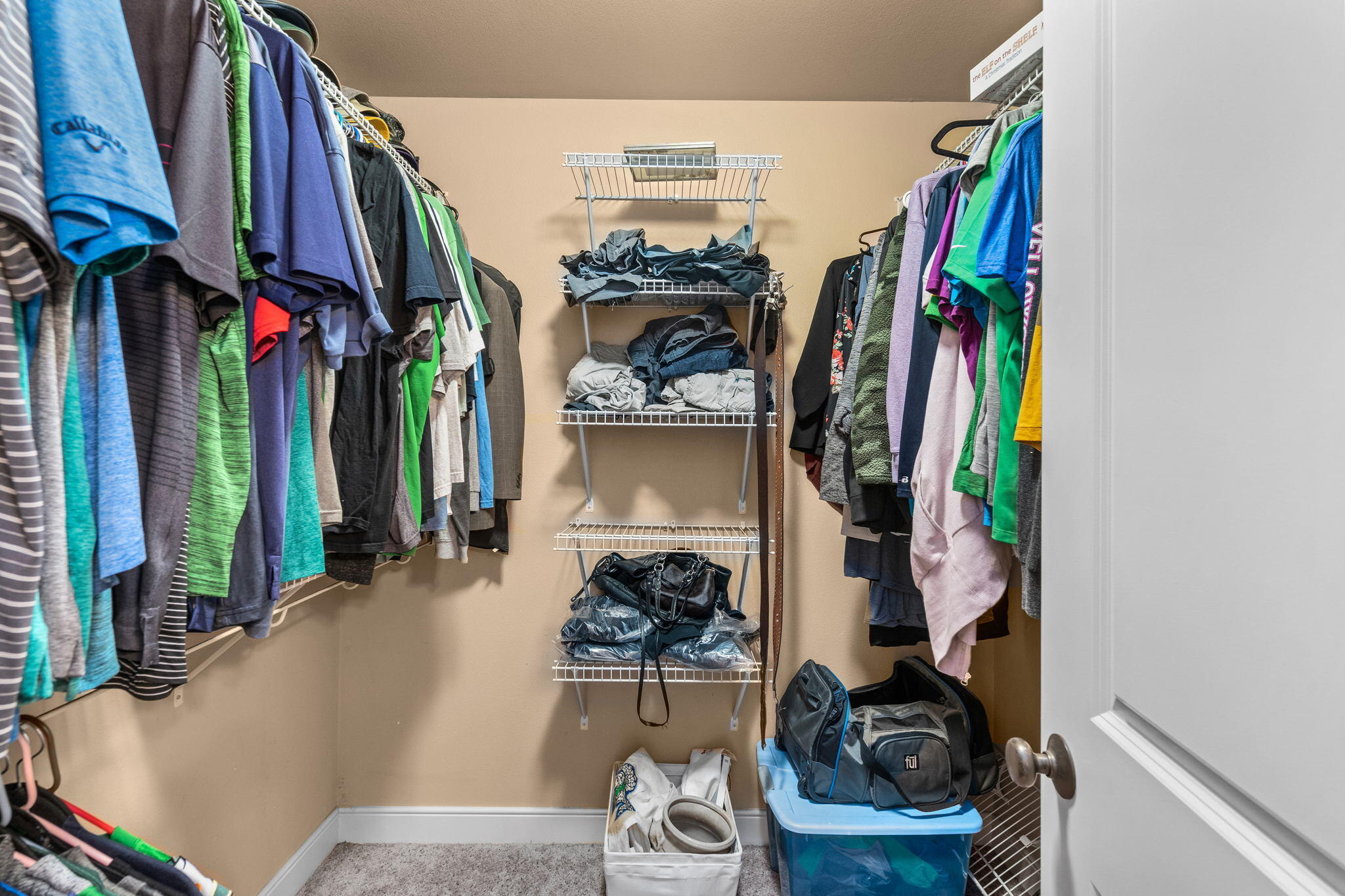 16048 Aqua Road La Pine, OR 97739 - Photo 21 of 38 walk-in closet is adjacent to on-suite