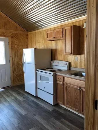 $999 | 110 Pine Tree Loop, Unit B, Bastrop, TX 78602