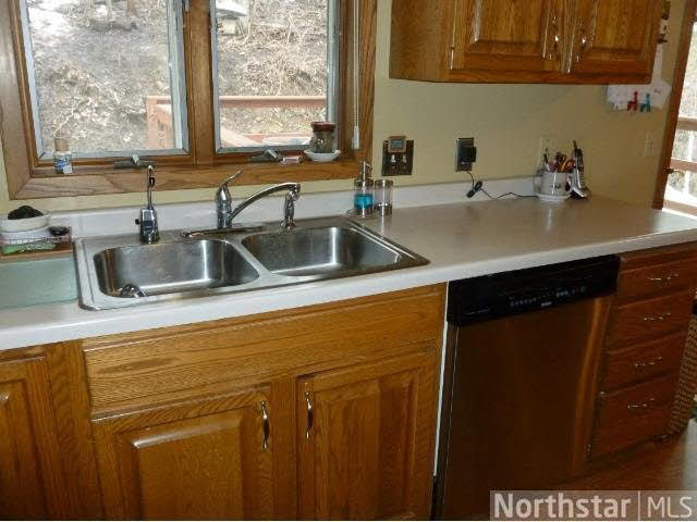 529 Pioneer Road Red Wing, MN 55066 - Photo 3 of 11 Gallery Image 3