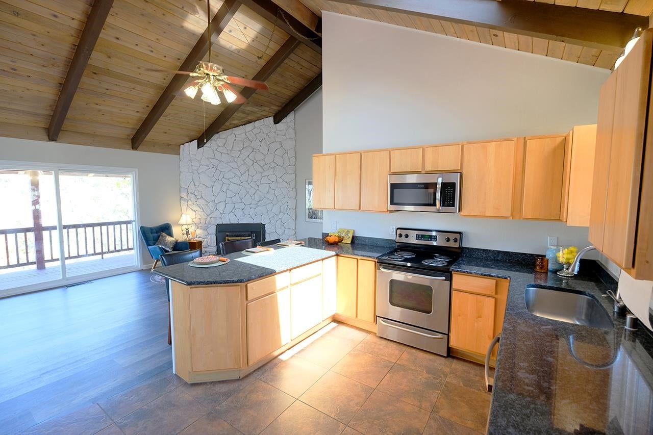 5812 Condor Road Weed, CA 96094 - Photo 5 of 46 Gallery Image 5