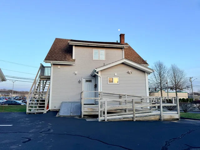 $1,800 | 12 Clark Lane, Unit A, Waterford, CT 06385