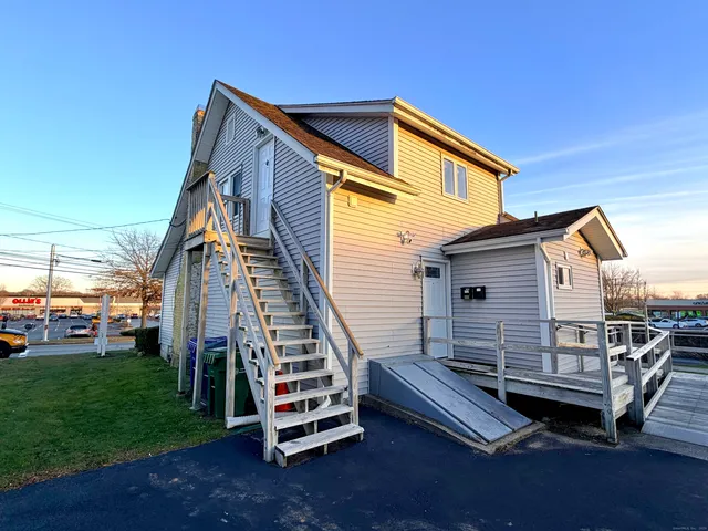 $1,800 | 12 Clark Lane, Unit A, Waterford, CT 06385