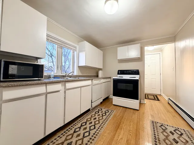 $1,800 | 12 Clark Lane, Unit A, Waterford, CT 06385