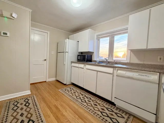 $1,800 | 12 Clark Lane, Unit A, Waterford, CT 06385