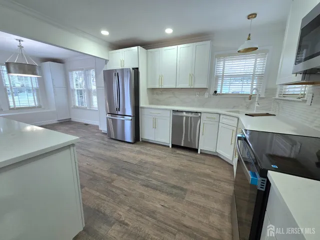 $569,900 | 28 Rothwell Drive, Monroe Township, NJ 08831