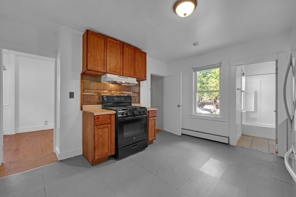 88 Tyler Street Springfield, MA 01109 - Photo 12 of 16 Gallery Image 12