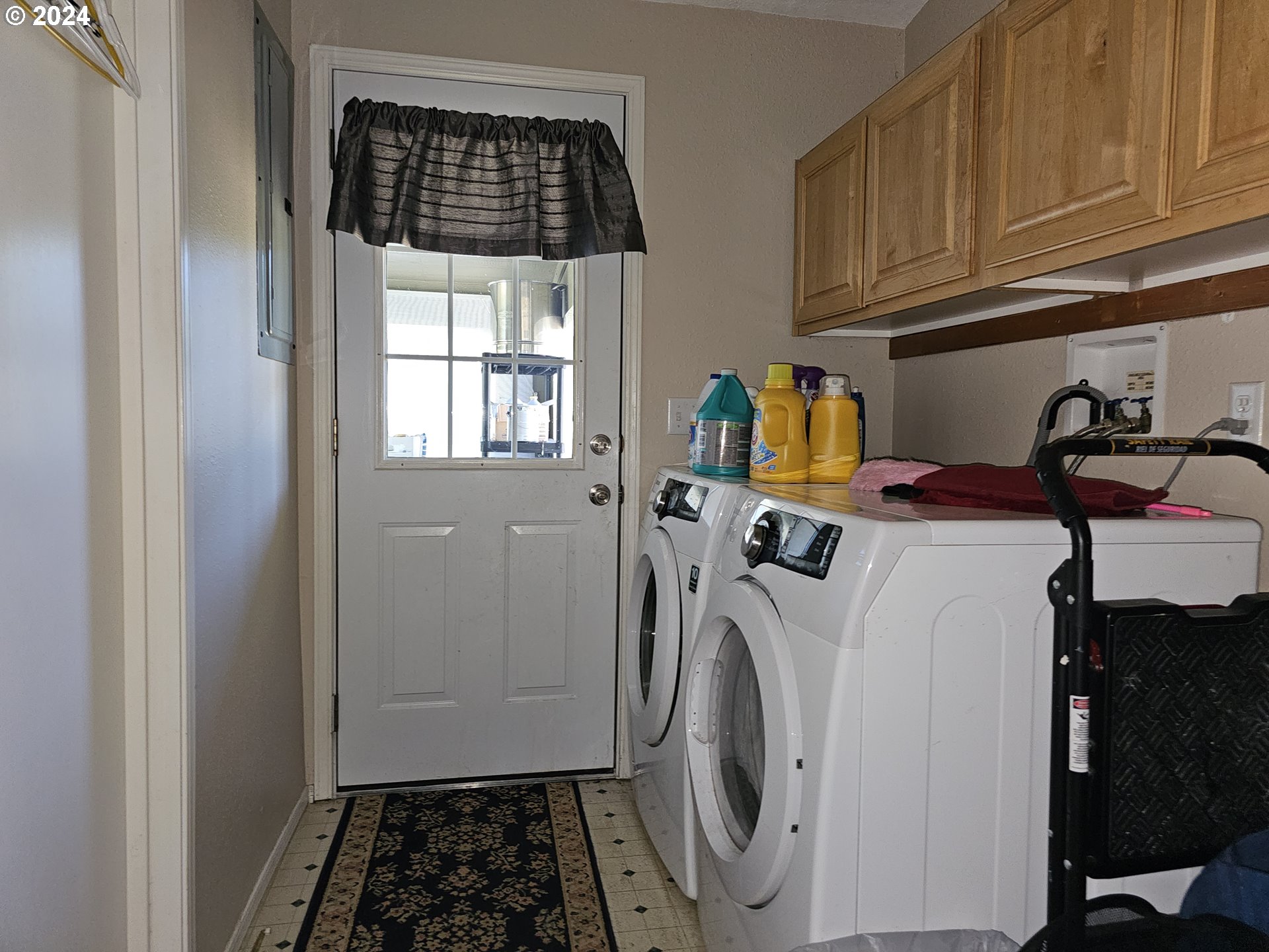 7305 Ash Street Grand Ronde, OR 97347 - Photo 17 of 47 a utility room with dryer and washer