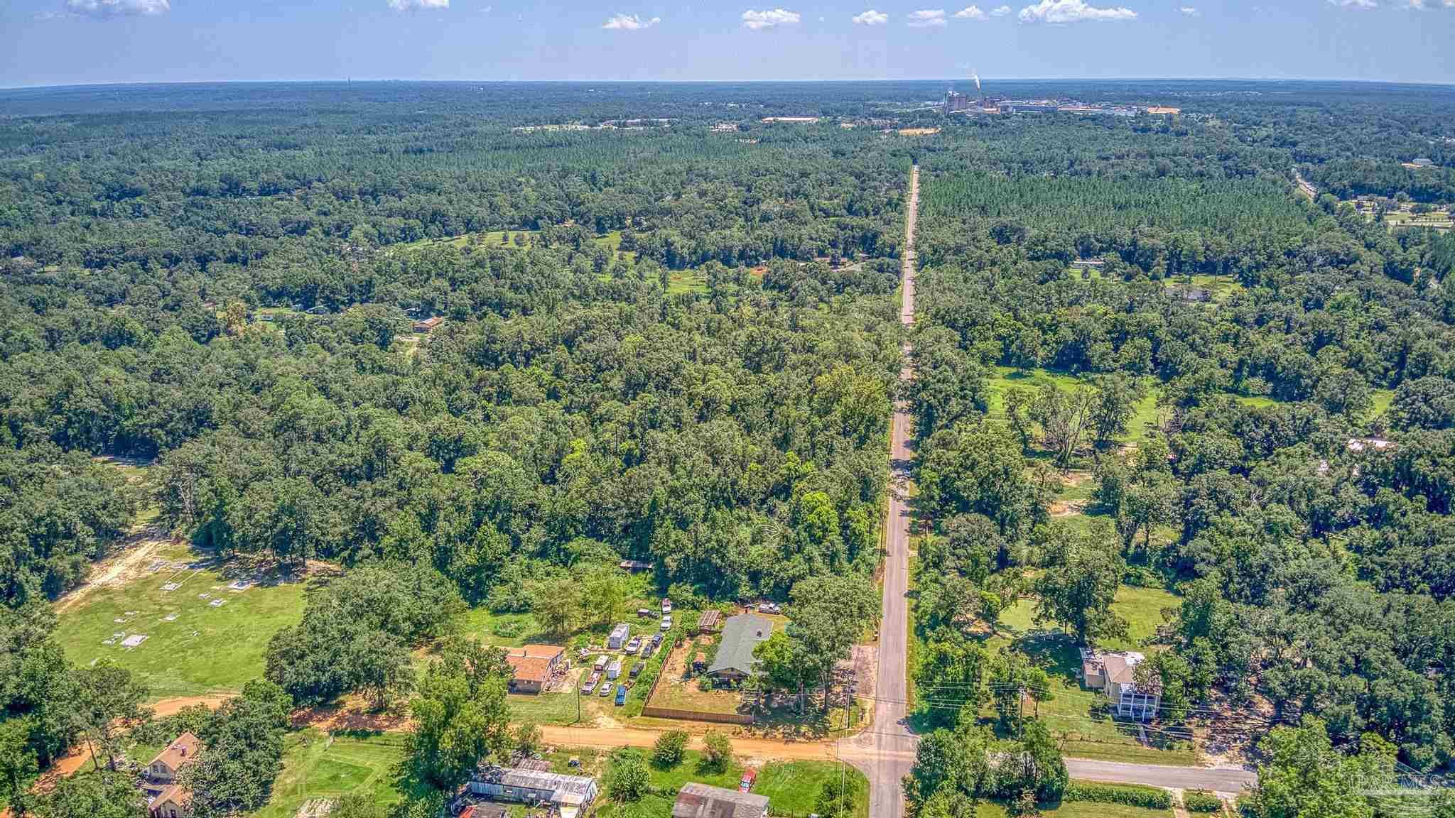 1370 Virecent Road Cantonment, FL 32533 - Photo 9 of 24