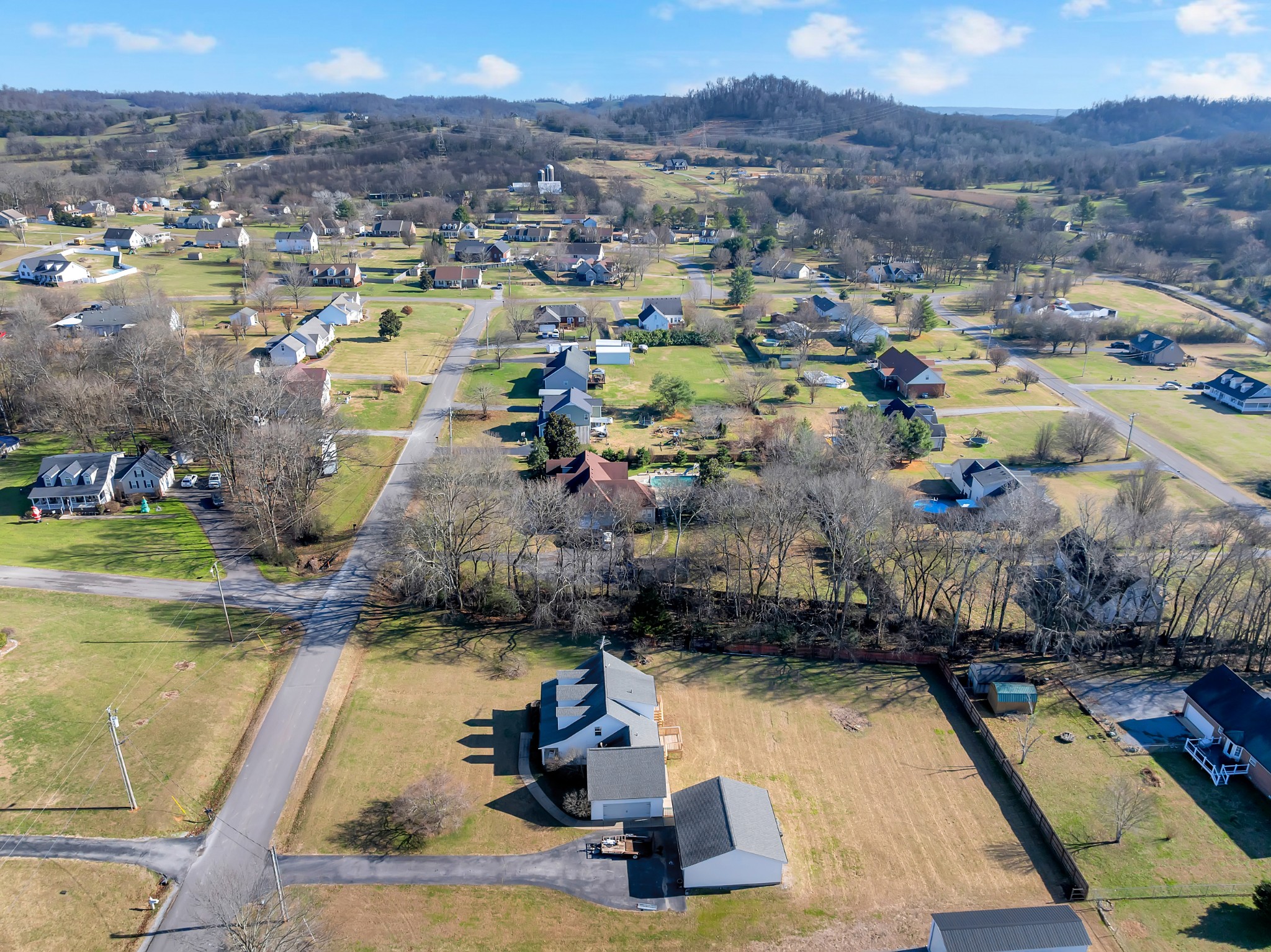 113 Matt Drive Bell Buckle, TN 37020 - Photo 6 of 34 a view of a city