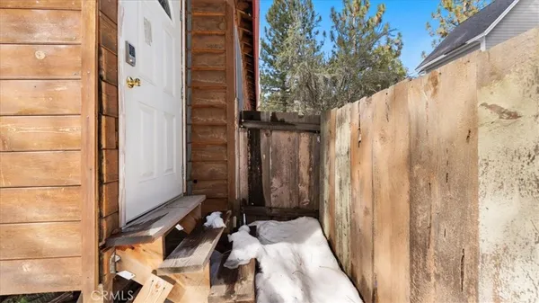 a view of an entryway with a door