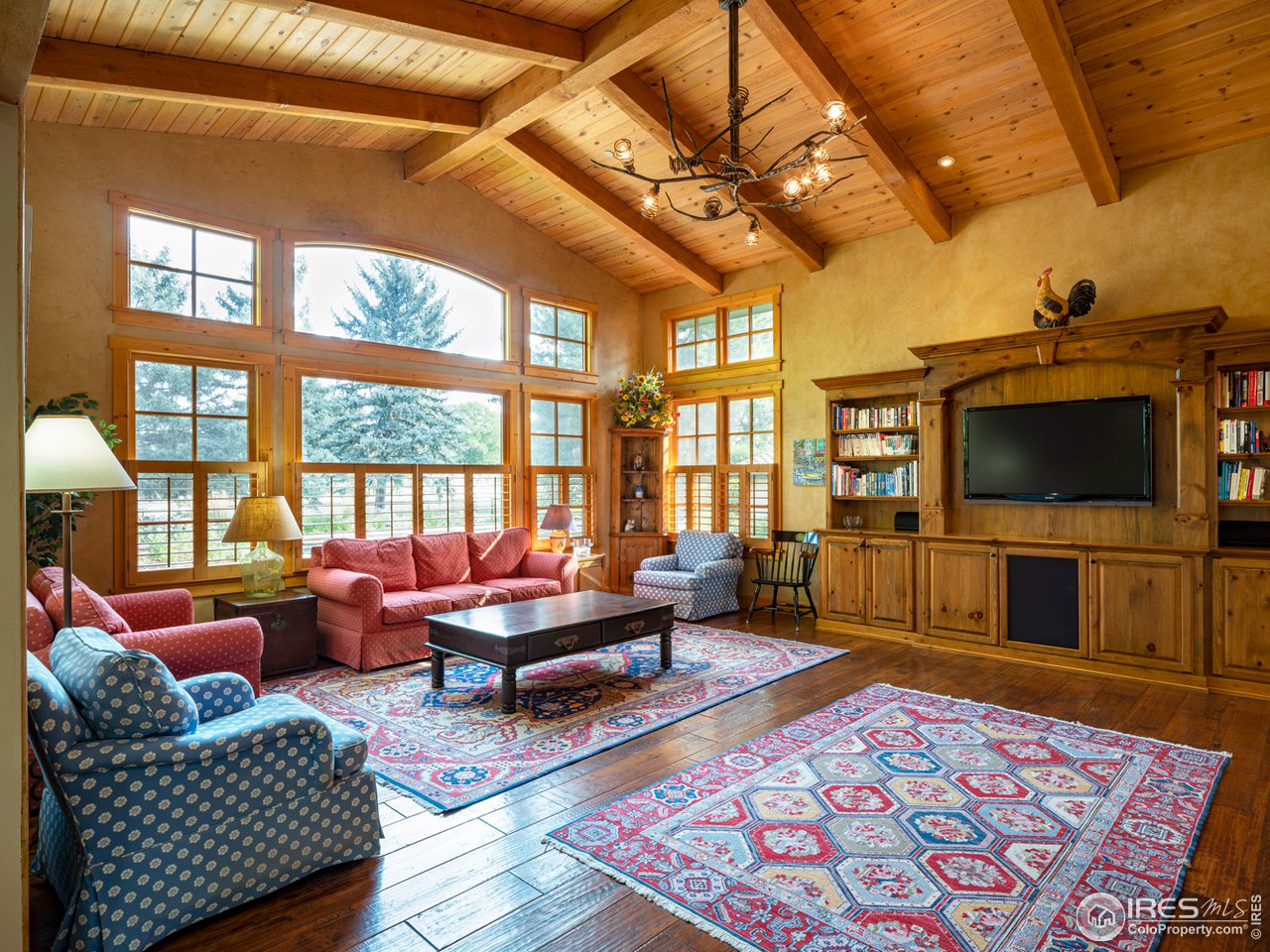 7088 Indian Peaks Trail Boulder, CO 80301 - Photo 5 of 40 Vaulted great room