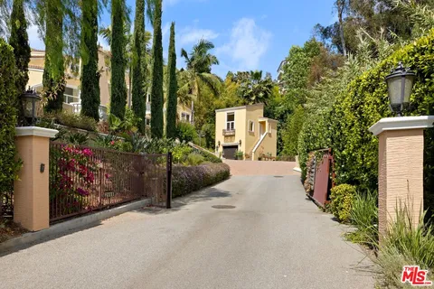 $2,995,000 | 2668 Astral Drive, Los Angeles, CA 90046