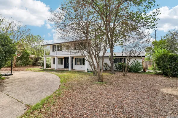 $2,300 | 302 Weathercock Lane, Windcrest, TX 78239