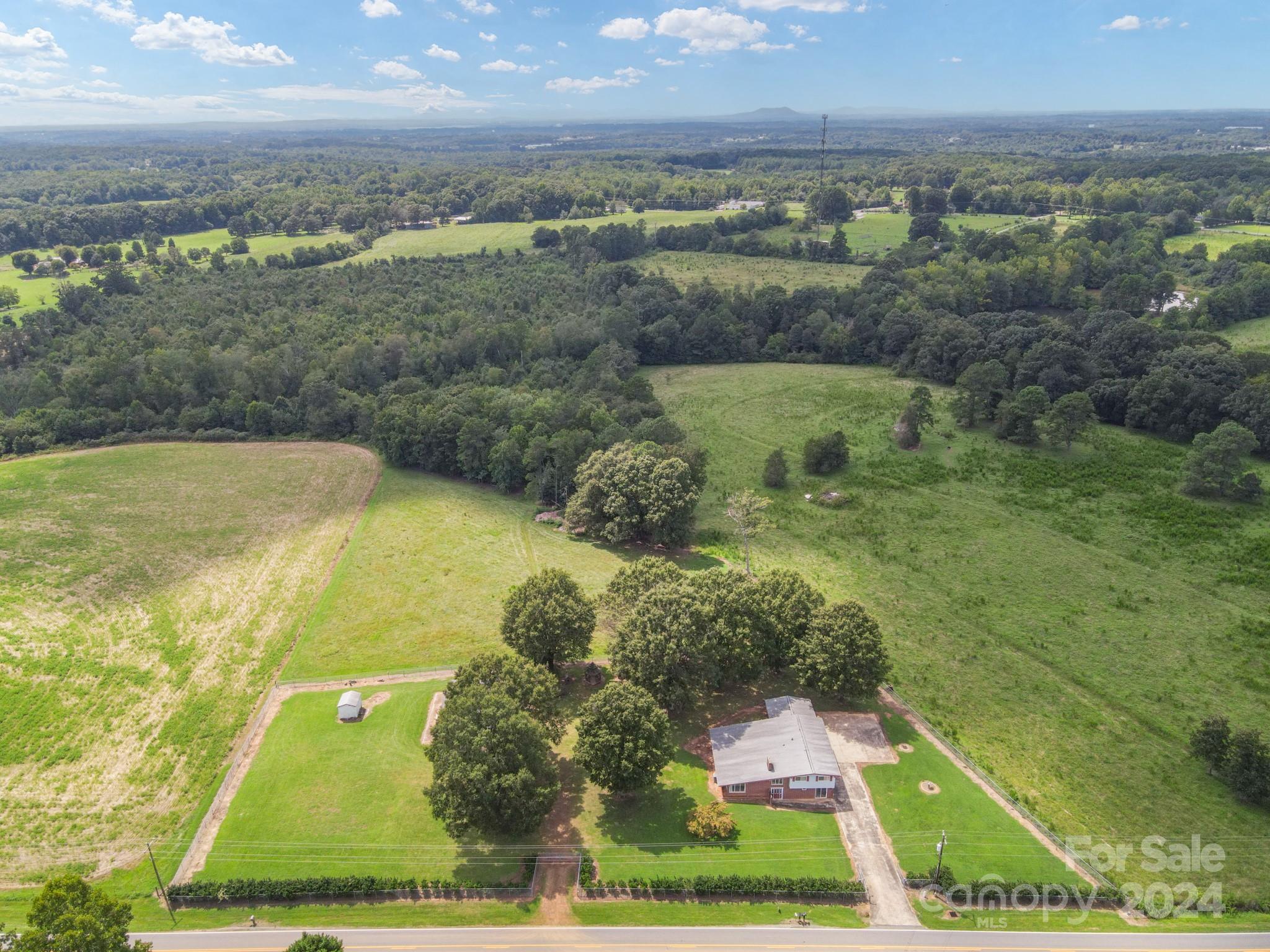 2673 North Olivers Cross Road Maiden, NC 28650 - Photo 2 of 48 Gallery Image 2