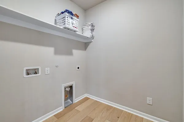a view of a hallway with closet
