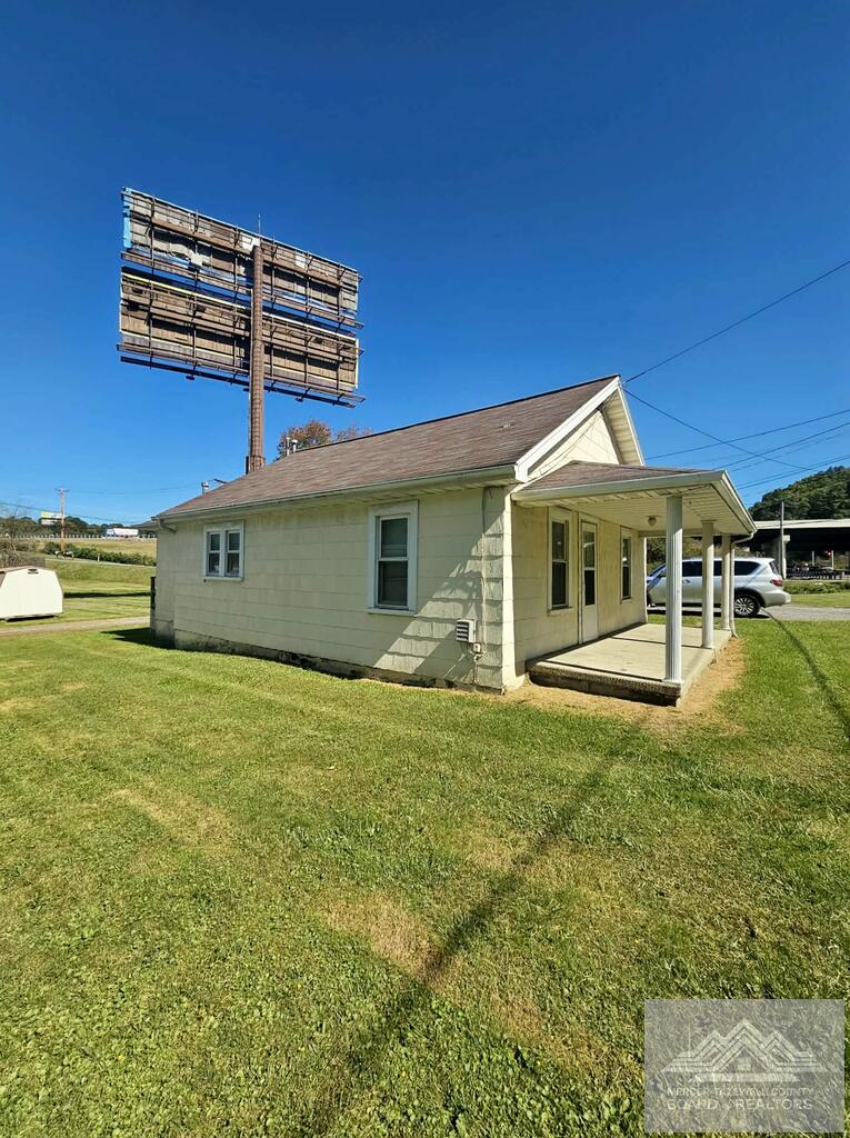 1961 Athens Road Princeton, WV 24740 - Photo 12 of 14 Gallery Image 12