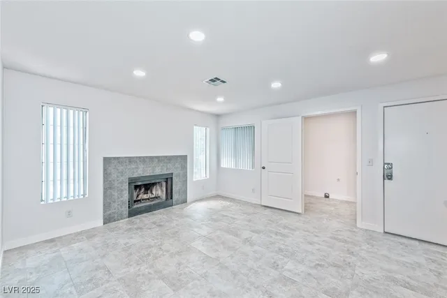 $1,295 | 1870 Nebula Drive, Unit 274, Las Vegas, NV 89115