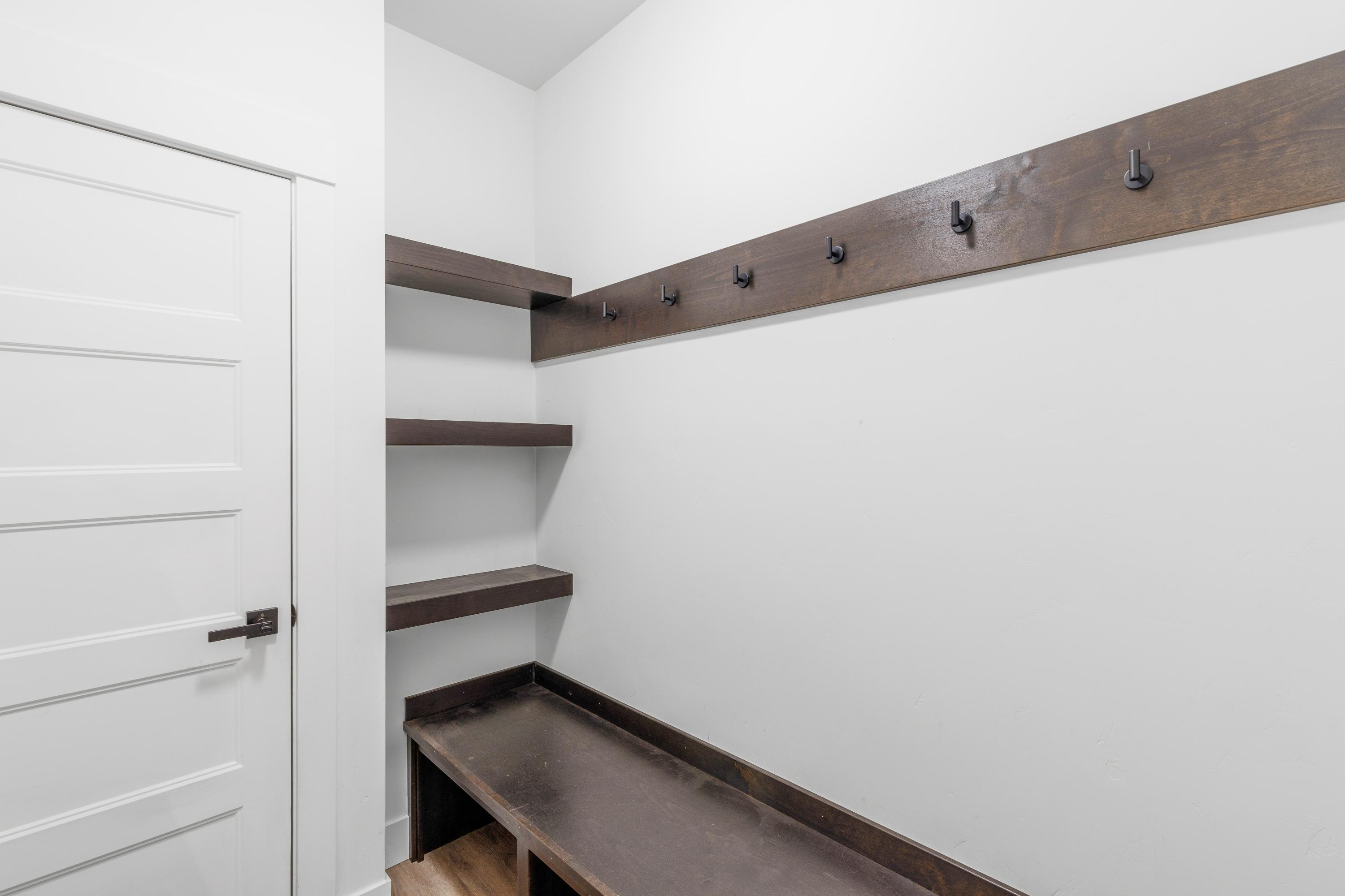 1333 Southwest Boardwalk Lane Bend, OR 97702 - Photo 21 of 46 Mudroom