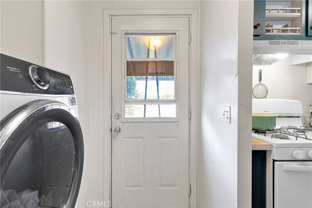 2494 Main Street, Unit 112 Barstow, CA 92311 - Photo 17 of 20 a view of kitchen and utility room