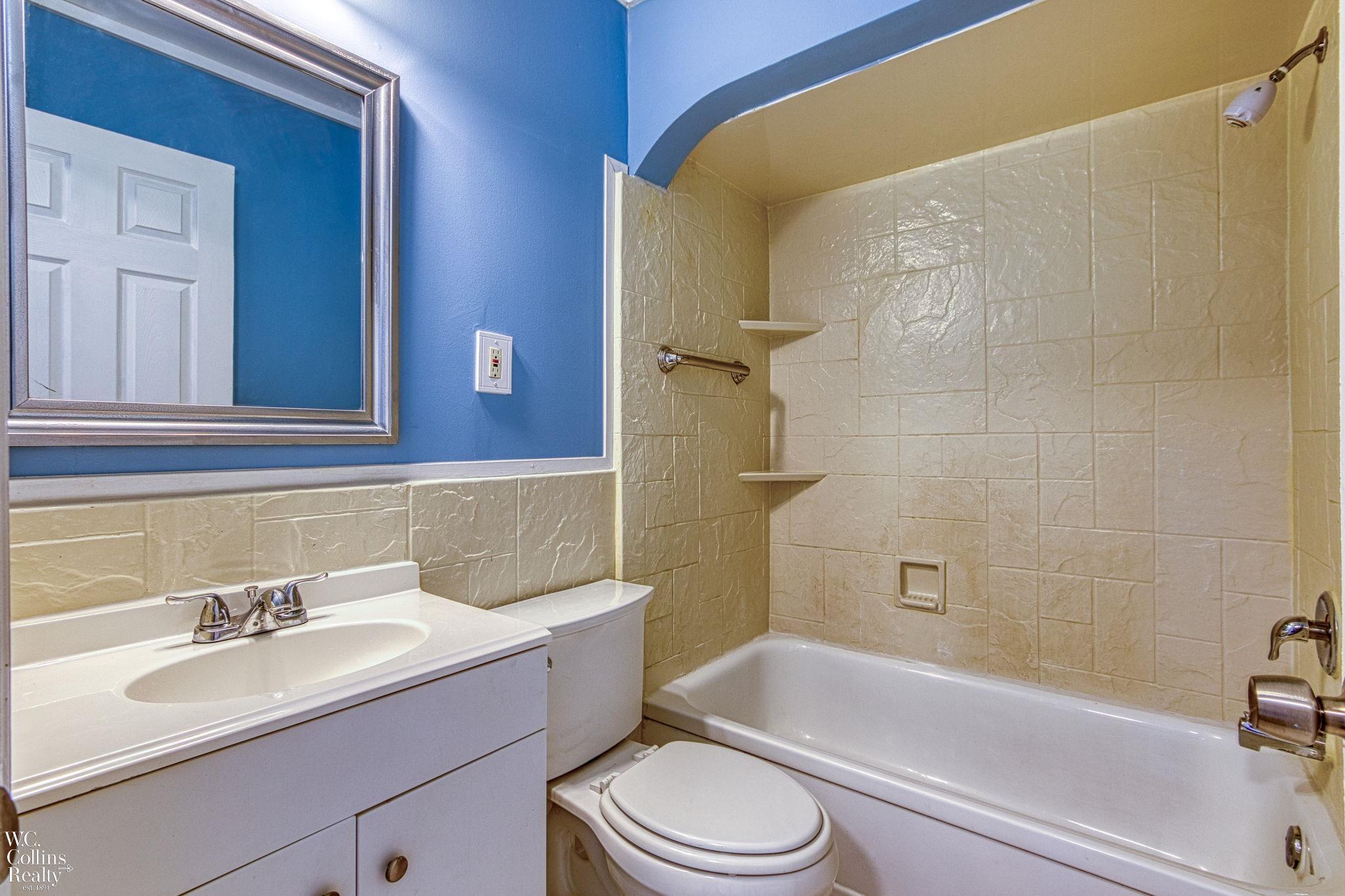 23149 Rausch Avenue Eastpointe, MI 48021 - Photo 22 of 48 50117017-21.JPG