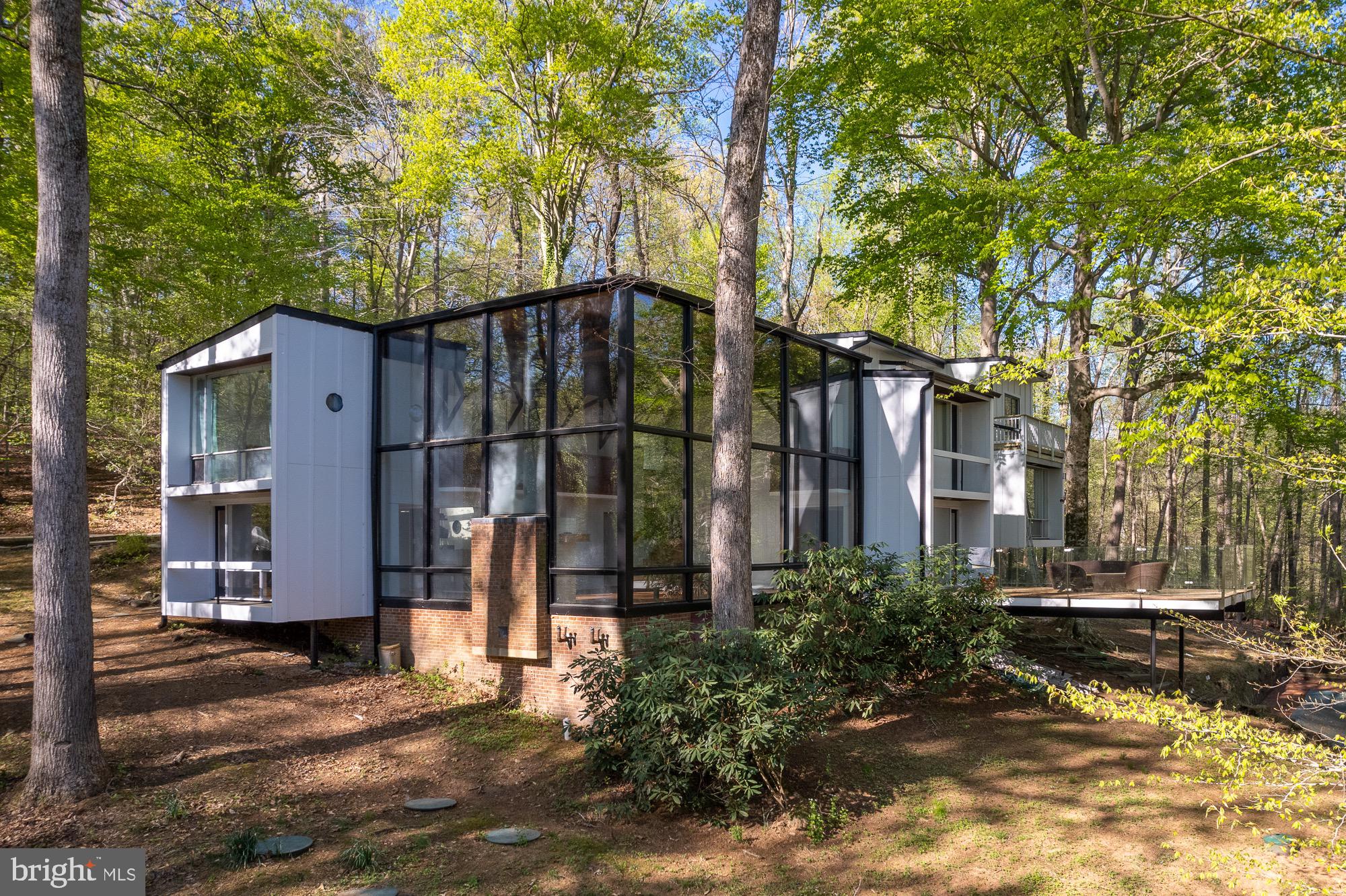 4 Jefferson Run Road Great Falls, VA 22066 - Photo 1 of 5 Gallery Image 1