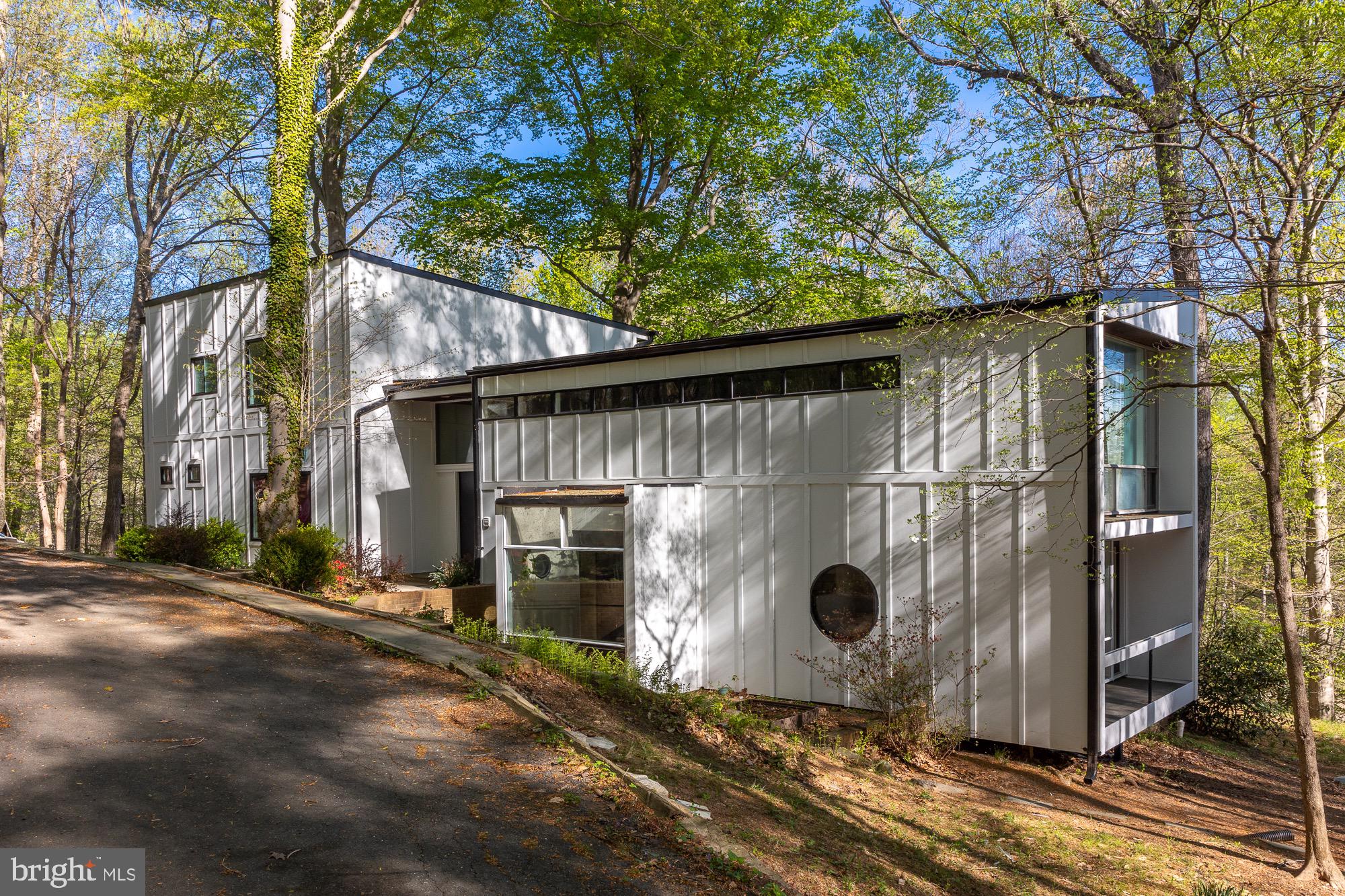 4 Jefferson Run Road Great Falls, VA 22066 - Photo 3 of 5 Gallery Image 3