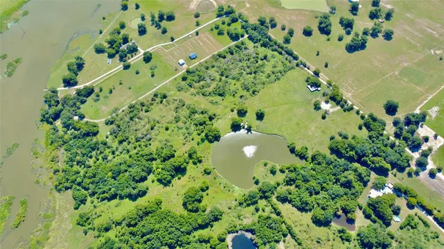 a view of a lush green field