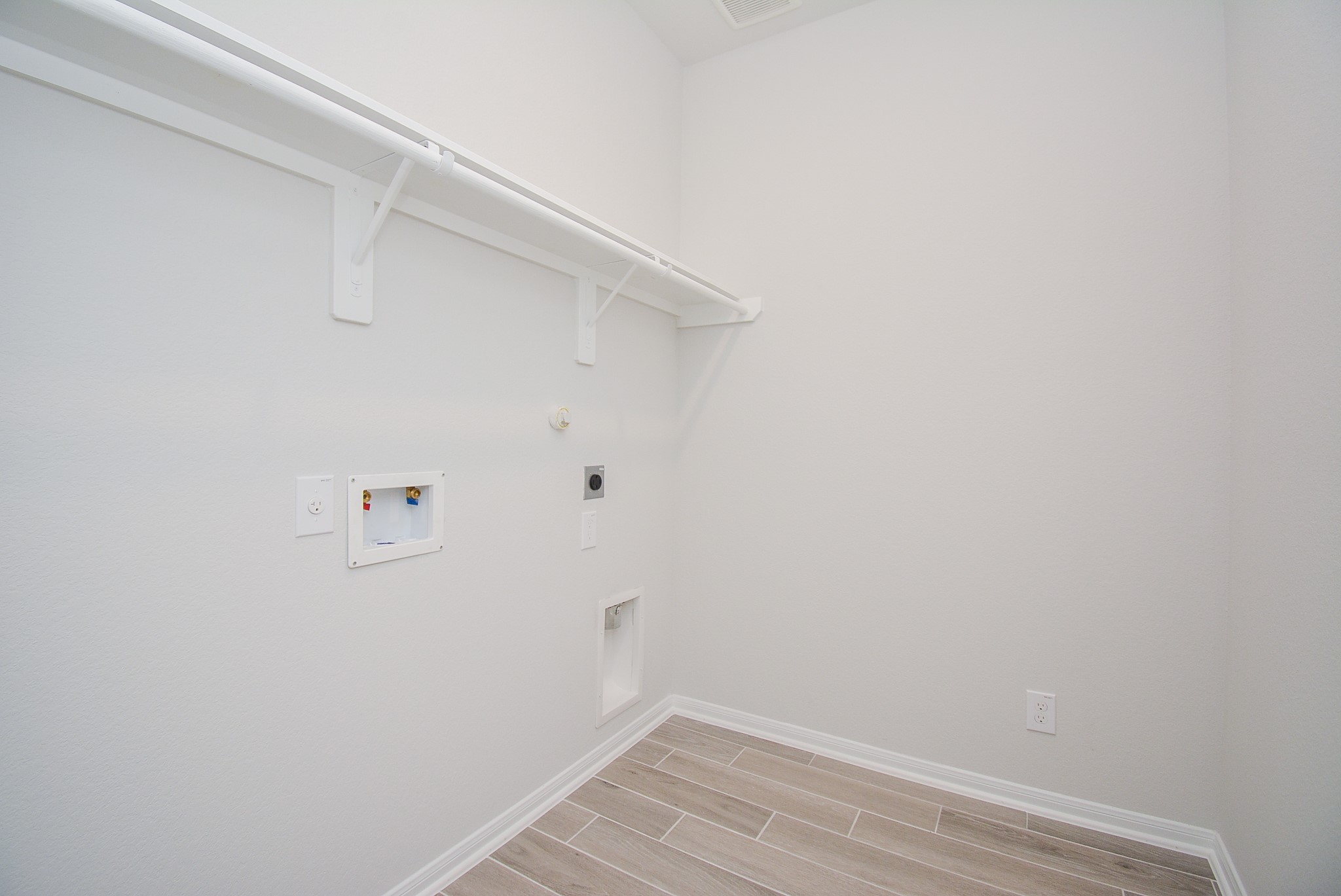 8634 Herring Lane Cypress, TX 77433 - Photo 10 of 50 a view of small space