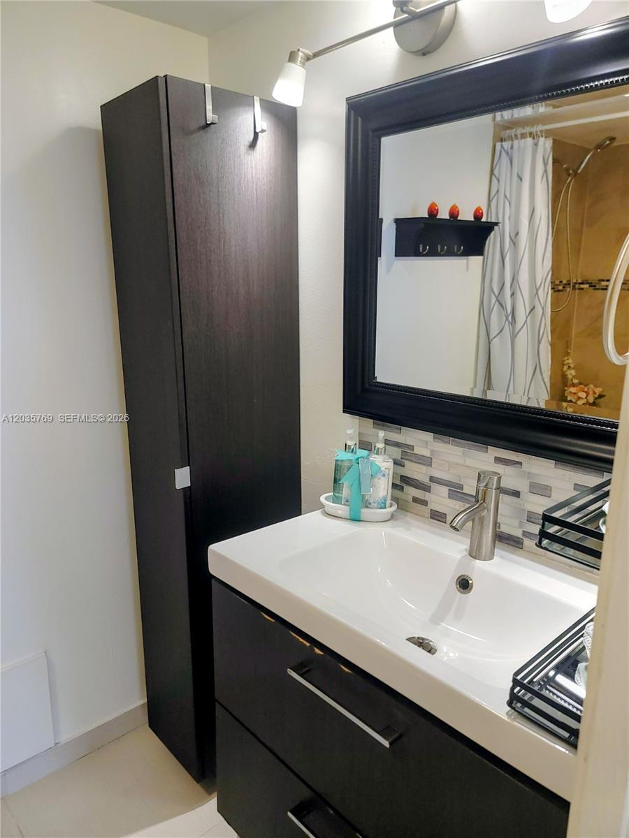 23106 Oxford Place, Unit D Boca Raton, FL 33433 - Photo 25 of 36