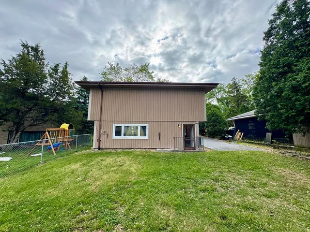 a view of house with garden space