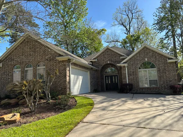 $3,100 | 119 April Waters Drive West, Conroe, TX 77356