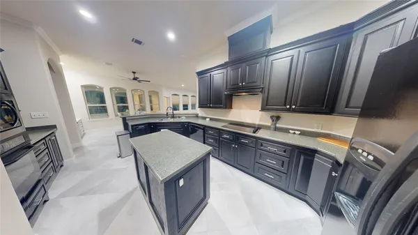 $3,100 | 119 April Waters Drive West, Conroe, TX 77356