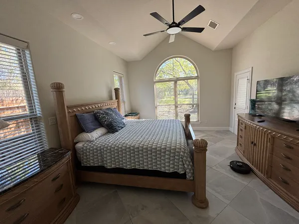 $3,100 | 119 April Waters Drive West, Conroe, TX 77356