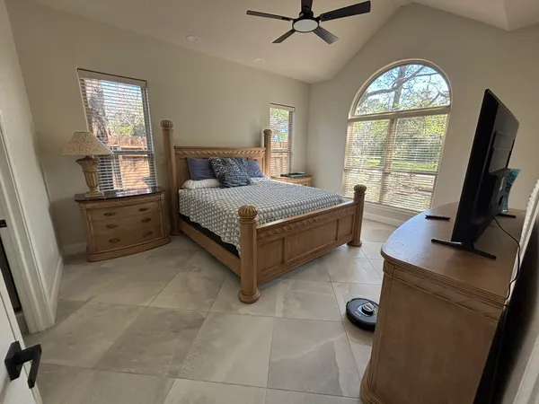 $3,100 | 119 April Waters Drive West, Conroe, TX 77356