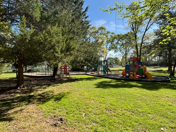 $3,100 | 119 April Waters Drive West, Conroe, TX 77356