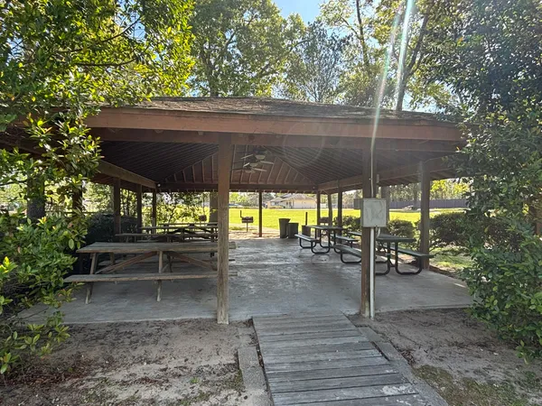 $3,100 | 119 April Waters Drive West, Conroe, TX 77356