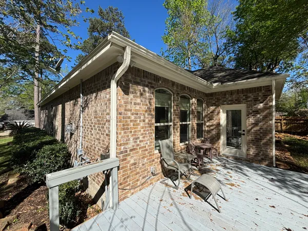 $3,100 | 119 April Waters Drive West, Conroe, TX 77356