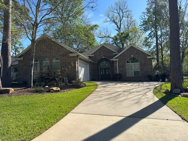 $3,100 | 119 April Waters Drive West, Conroe, TX 77356