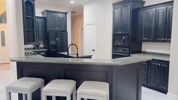 $3,100 | 119 April Waters Drive West, Conroe, TX 77356