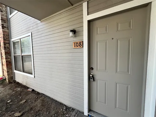 $825 | 2526 West Prairie Street, Unit 108, Denton, TX 76201
