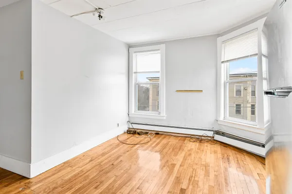 $850 | 4 Elm Street, Unit 303, Lancaster, NH 03584