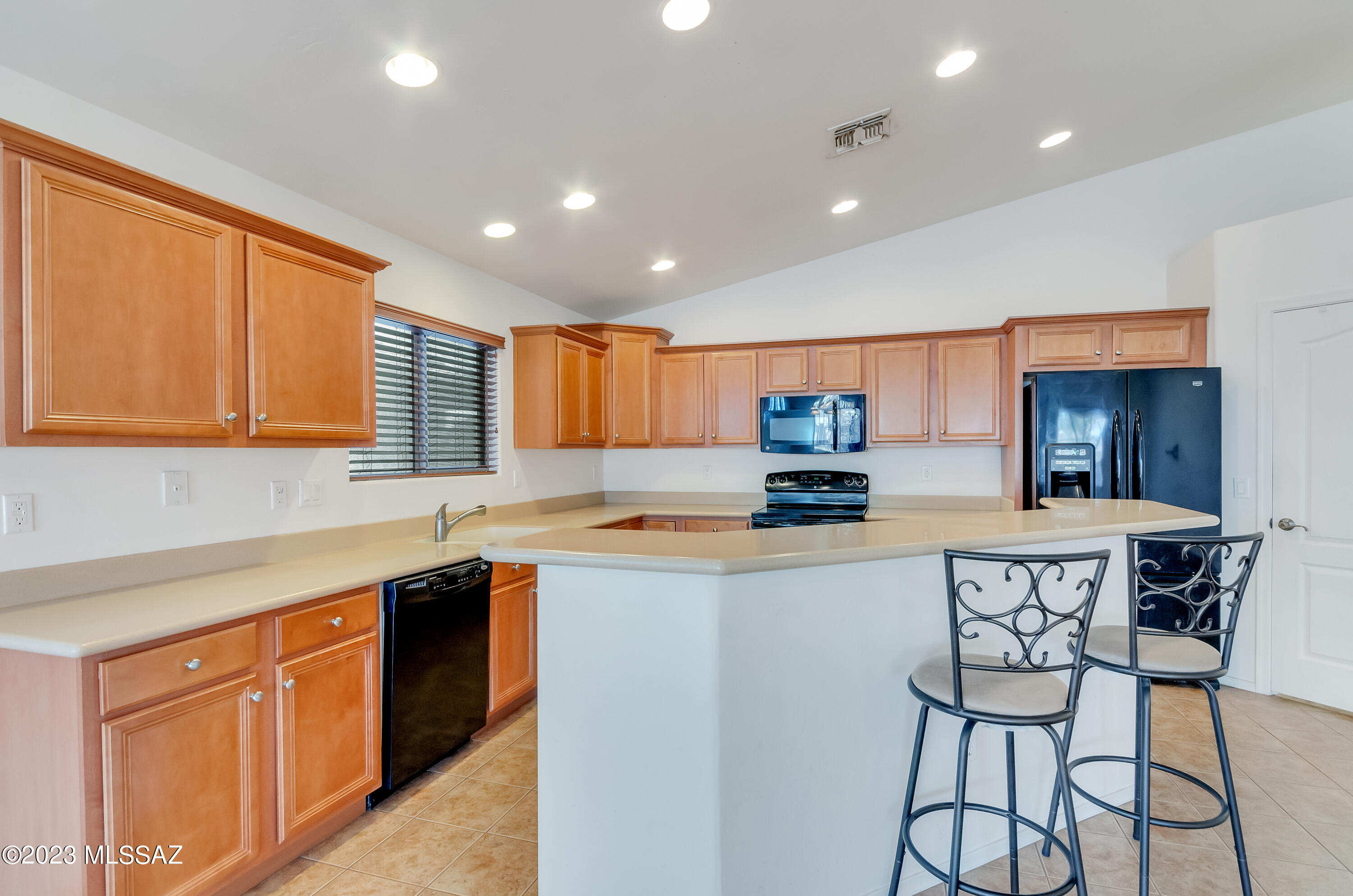 521 South Stone Bench Road Vail, AZ 85641 - Photo 13 of 36 KITCHEN 2