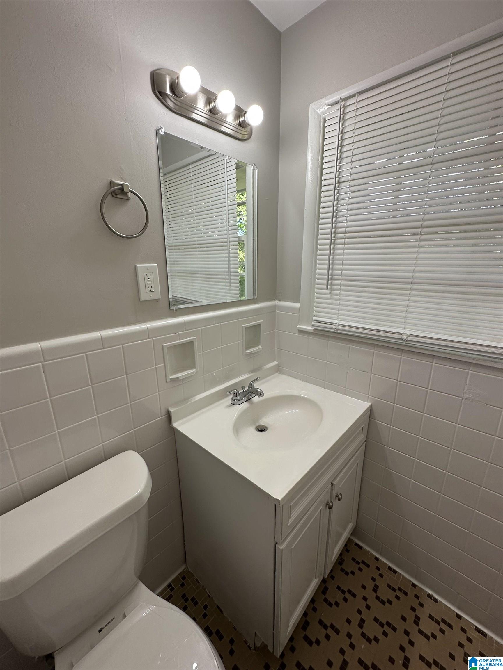 708 Idlewood Road Birmingham, AL 35215 - Photo 12 of 18