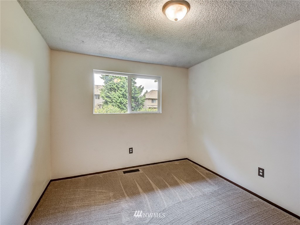 16223 Southeast 136th Street Renton, WA 98059 - Photo 11 of 25 Gallery Image 11